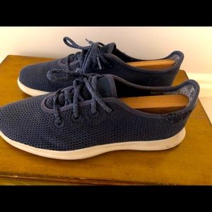 Allbirds navy tree runners
